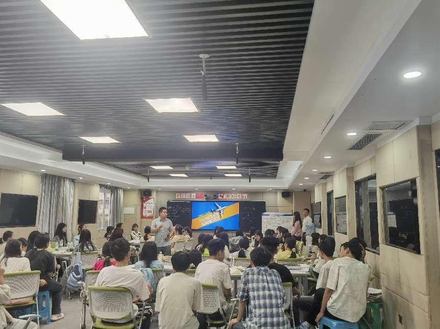 1727571207053055413.png 进一步推动外围足球宣布成为欧冠联赛官